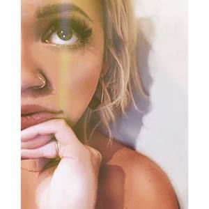 Meet your Posher, Tabi